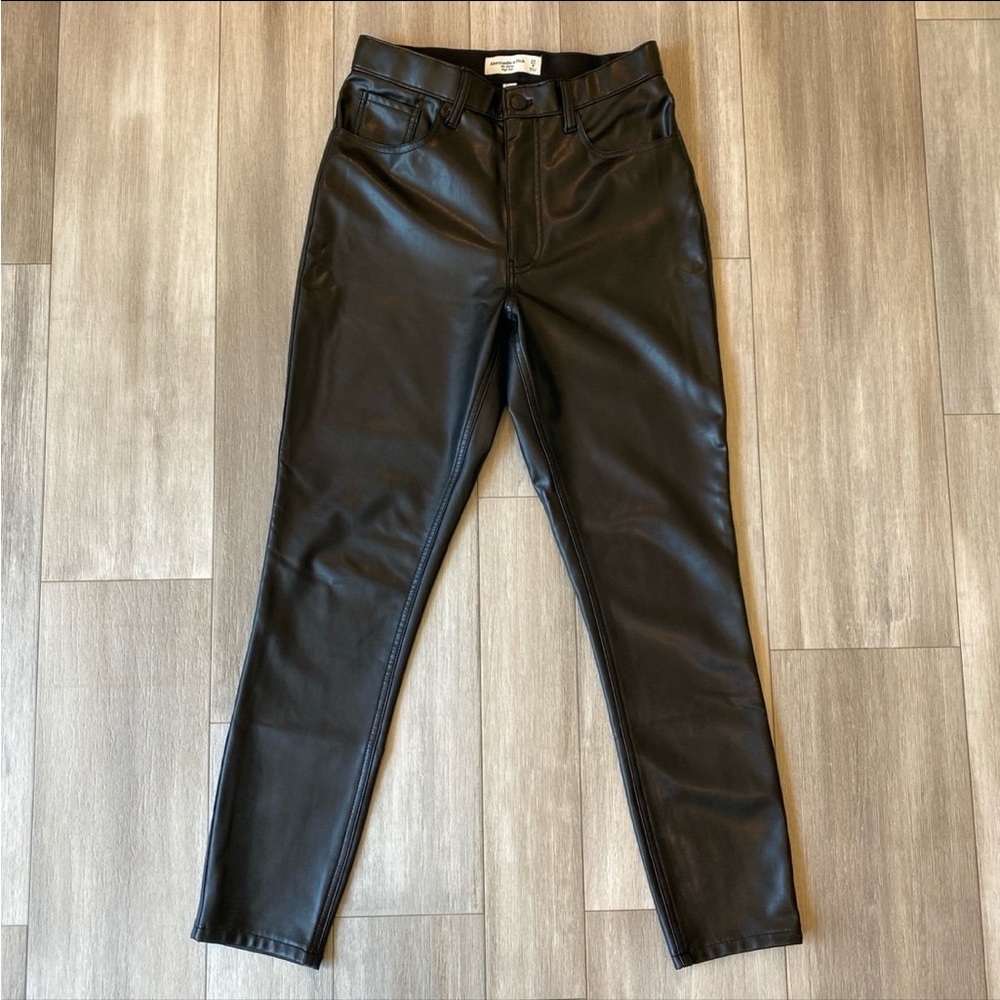 AF Curve Love Leather Pants